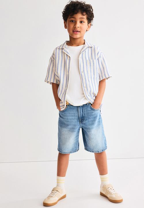 H&M - Loose fit denim shorts - light denim blue