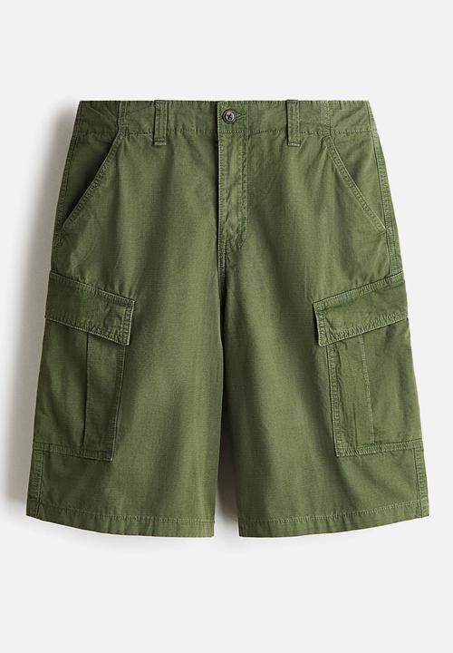 H&M - Loose fit cotton cargo shorts - khaki green