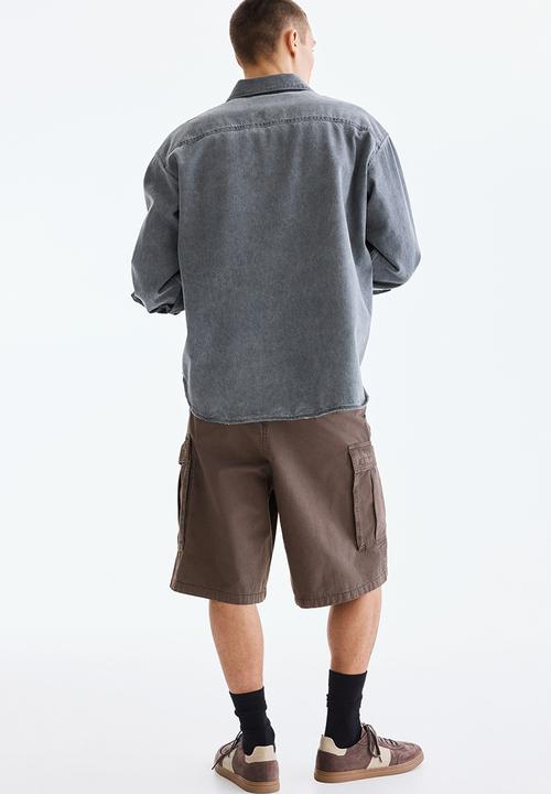 H&M - Loose fit cotton cargo shorts - brown