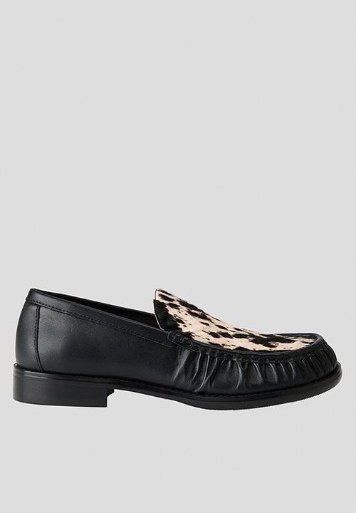 H&M - H&M Atelier: Leather loafers - black/cowhide print