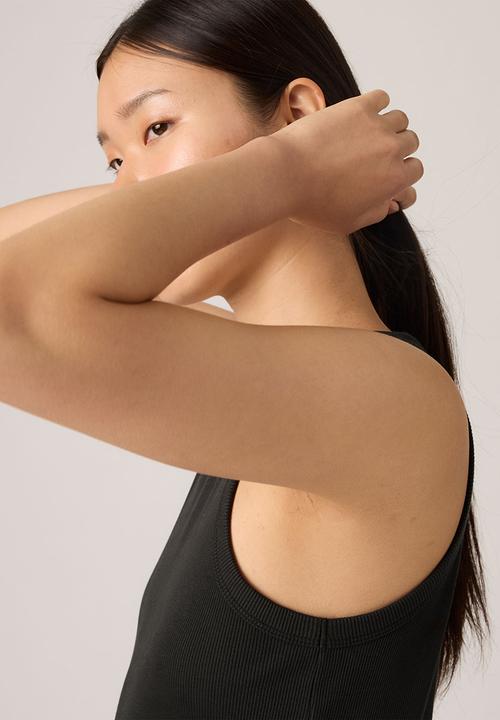 Levi’s® - Essential Racer Tank - Caviar Rib
