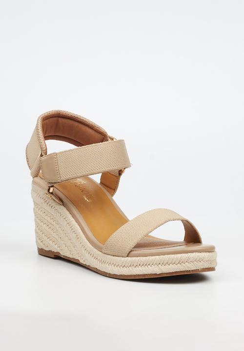 Butterfly Feet - Escada 1 espadrille wedge heel - beige