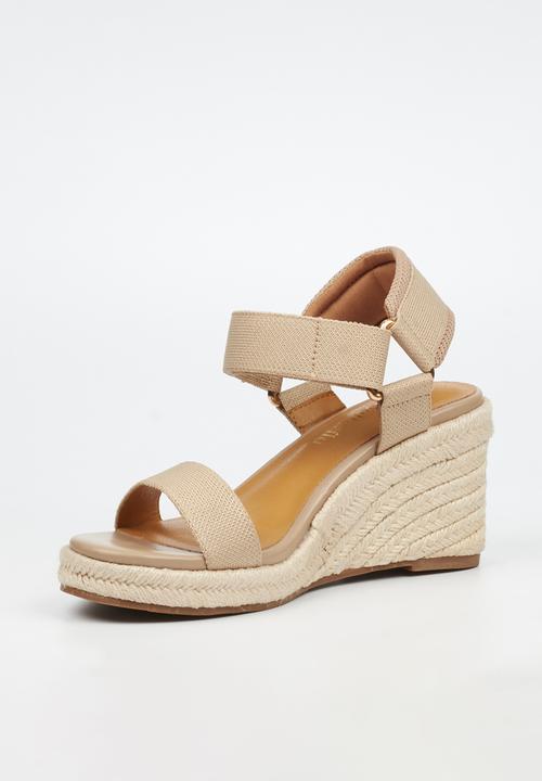 Butterfly Feet - Escada 1 espadrille wedge heel - beige
