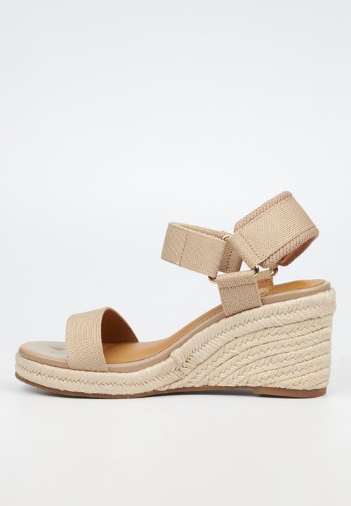Butterfly Feet - Escada 1 espadrille wedge heel - beige