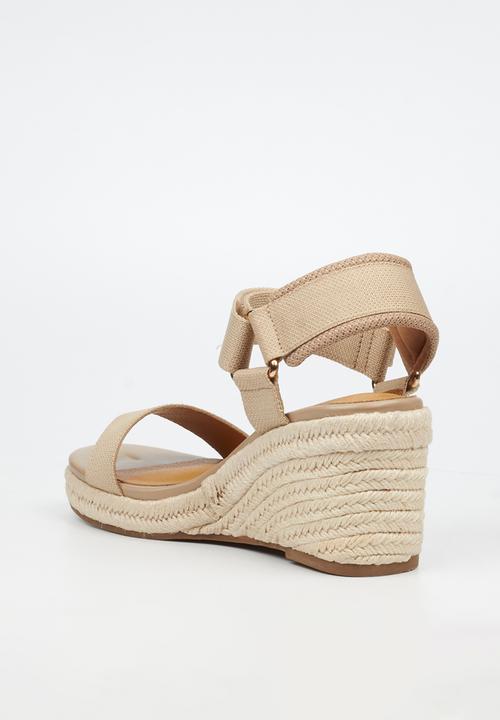Butterfly Feet - Escada 1 espadrille wedge heel - beige