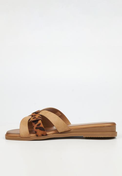 Butterfly Feet - Libby 1 slide - beige