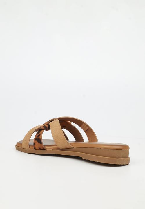 Butterfly Feet - Libby 1 slide - beige