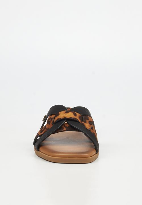 Butterfly Feet - Libby 1 slide - black