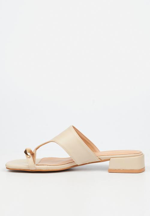 Miss Black - Joanna 1 gold trim low block heel - natural