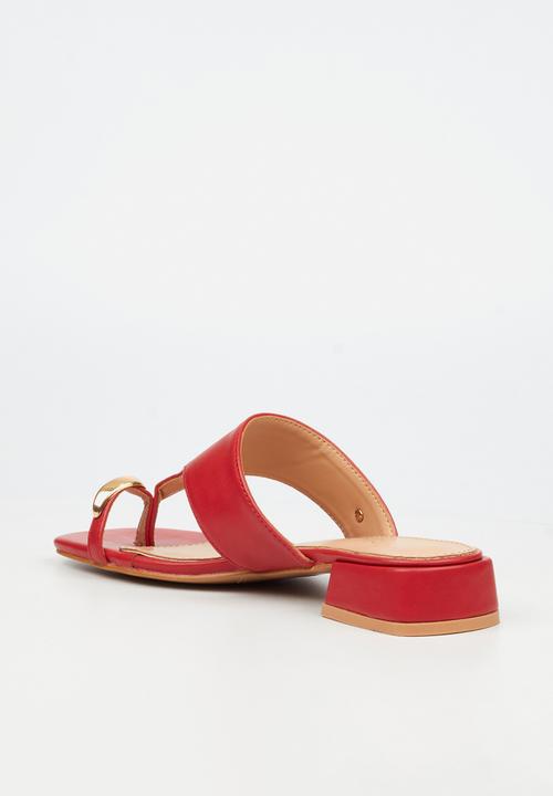 Miss Black - Joanna 1 gold trim low block heel - red