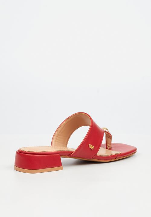 Miss Black - Joanna 1 gold trim low block heel - red