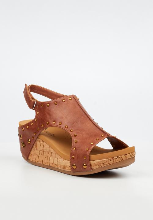 Butterfly Feet - Dido 8 studded slingback sandal - tan