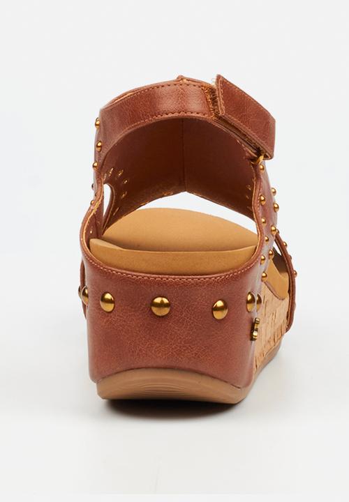 Butterfly Feet - Dido 8 studded slingback sandal - tan