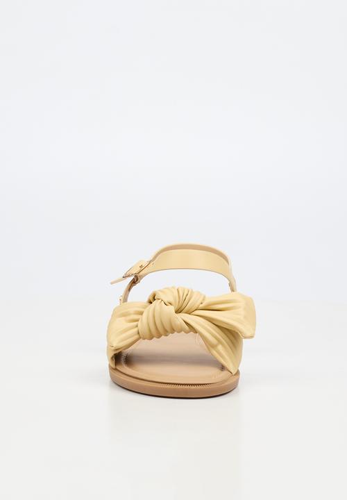 Flutterby - Ella 2 girls sandal - yellow