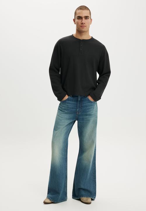 Cotton On - Baggy Bootcut Jean - Automatic Washed Blue
