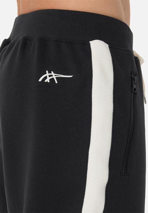 ASICS - Heritage Track Pant- Performance Black