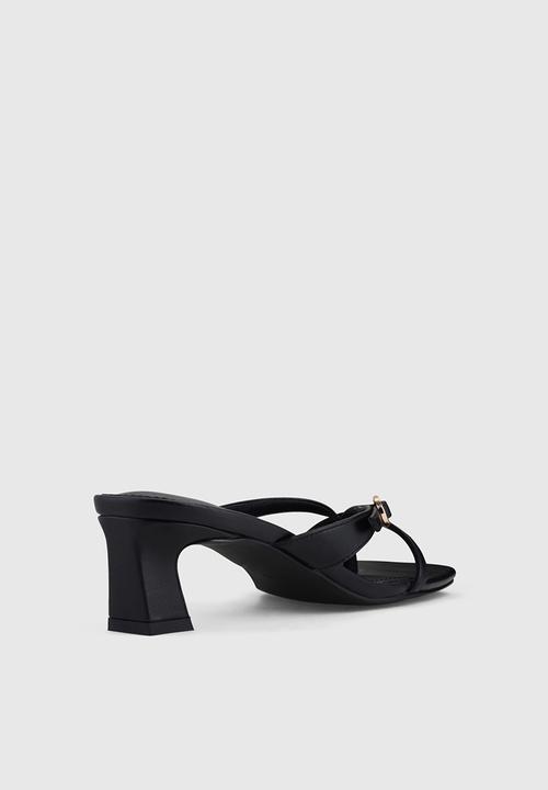 Forever New - Belinda buckle detail thong heeled sandal - black