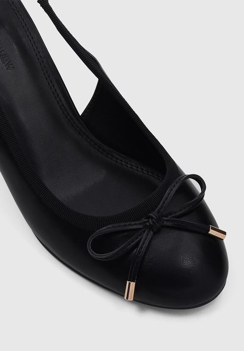 Forever New - Camryn block heel ballet shoe - black