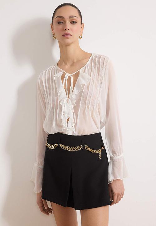 Trendyol - Mini Shorts with Chain Belt Detail - Black