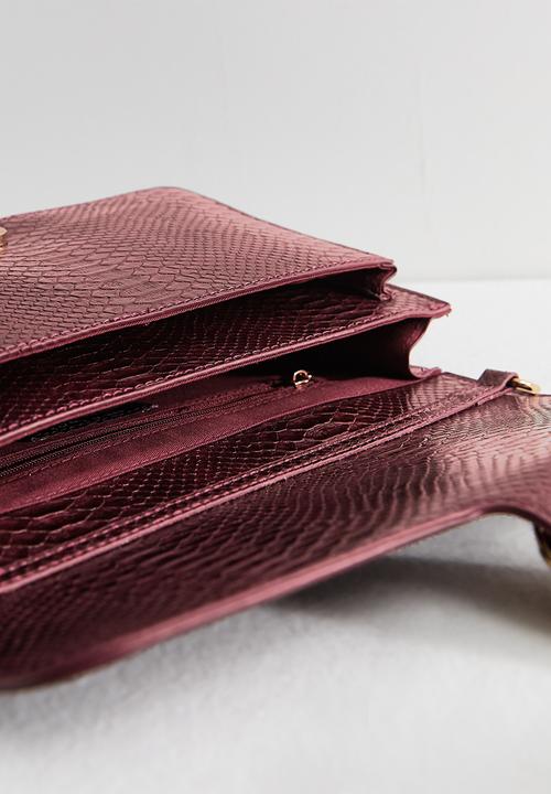 New Look - Alice Buckle Snake Shoulder  - Dark Burgundy