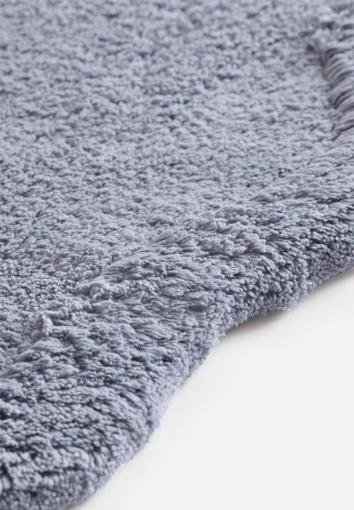 H&M - Tufted cotton bath mat - dusty blue