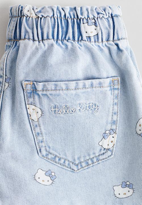 H&M - Loose fit denim shorts - pale denim blue/hello kitty