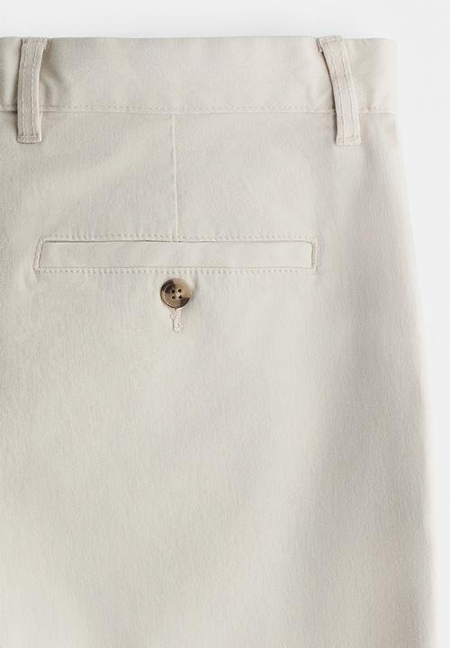 H&M - Regular fit cotton chino shorts - light beige