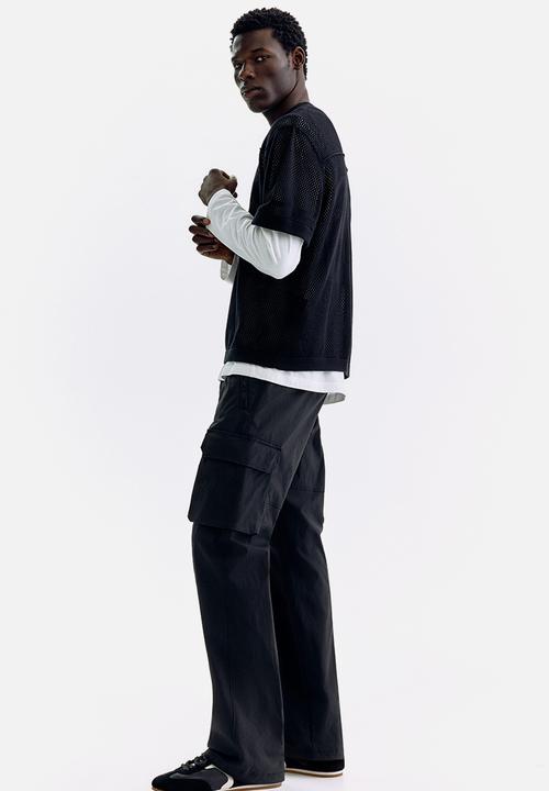 H&M - Regular fit nylon cargo trousers - black
