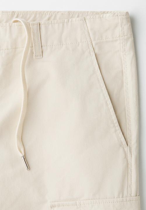 H&M - Relaxed fit cotton cargo trousers - cream