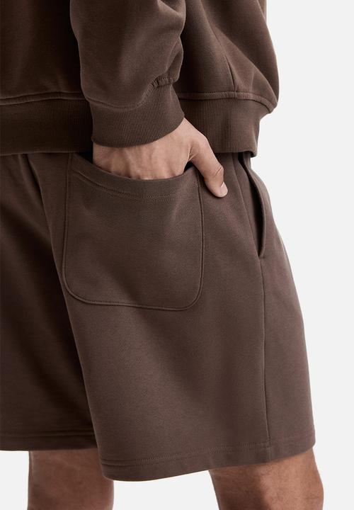 H&M - Regular fit sweatshorts - brown