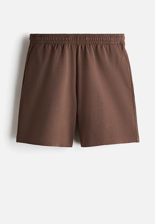 H&M - Regular fit sweatshorts - brown