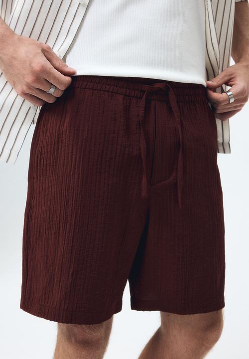 H&M - Relaxed fit textured shorts - burgundy