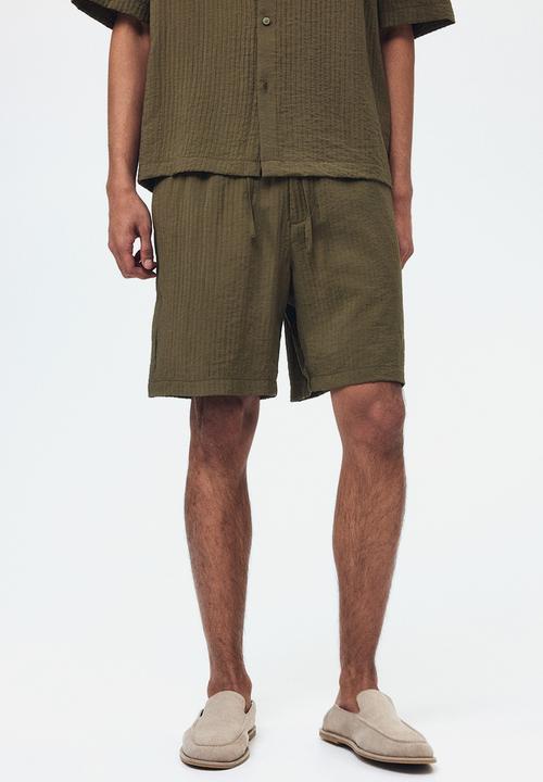 H&M - Relaxed fit textured shorts - khaki green