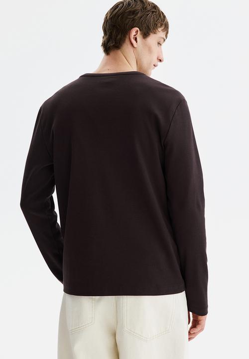 H&M - Slim fit ribbed henley shirt - dark brown