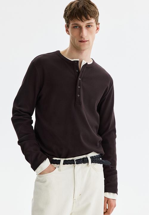 H&M - Slim fit ribbed henley shirt - dark brown