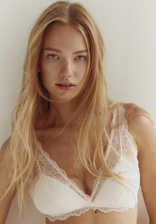 H&M - Padded soft lace bra - cream