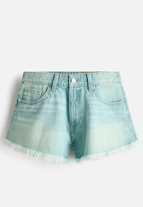 H&M - Frayed denim shorts - light denim blue