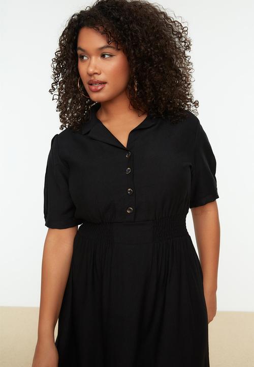 Trendyol - Plus woven dress with gipe and button detail - black