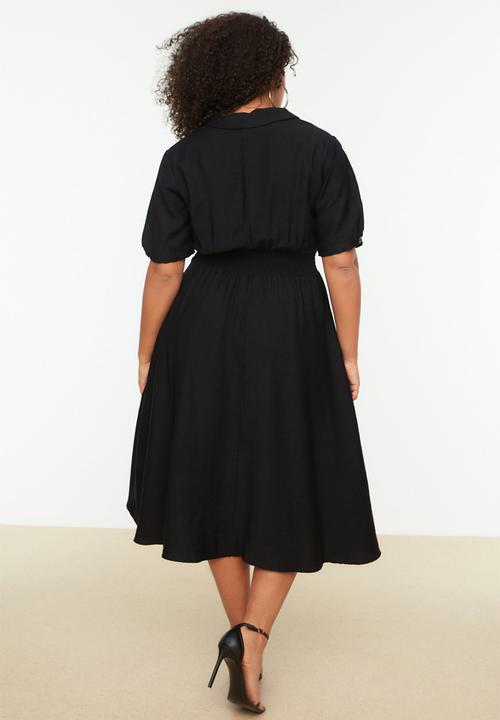 Trendyol - Plus woven dress with gipe and button detail - black
