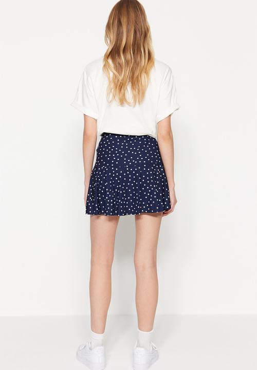 Trendyol - Polka Dot High-Waist Skirt-Look Knit Shorts - Navy Blue