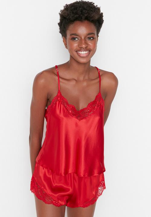 Trendyol - Lace spaghetti strap satin shorts pajama set - red