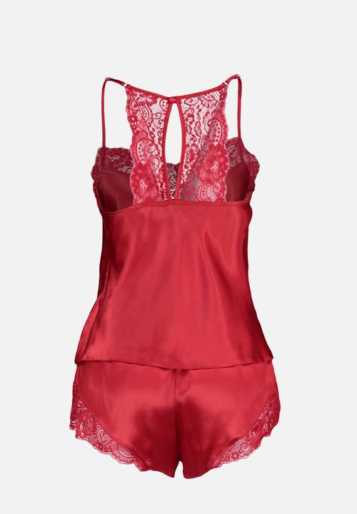Trendyol - Lace spaghetti strap satin shorts pajama set - red
