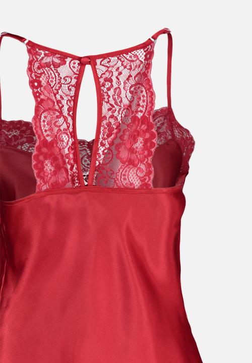 Trendyol - Lace spaghetti strap satin shorts pajama set - red