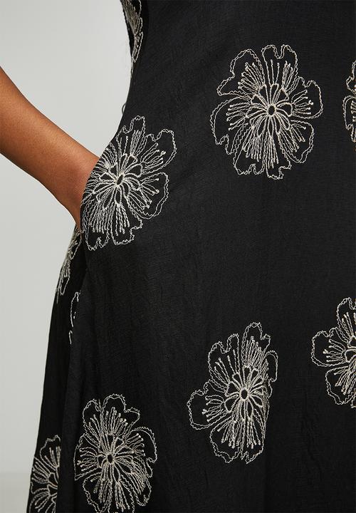 MANDI - Strappy A-Line Waisted Maxi Dress With All Over Embroidery - Black