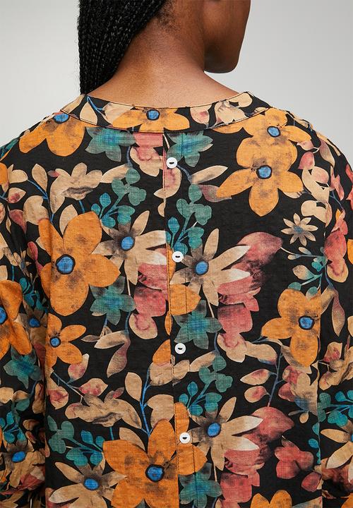 Izabel London - Half Sleeve Batwing Easy Wearing Printed Sheer Blouse With Back Button Stand Detail - Black Multi