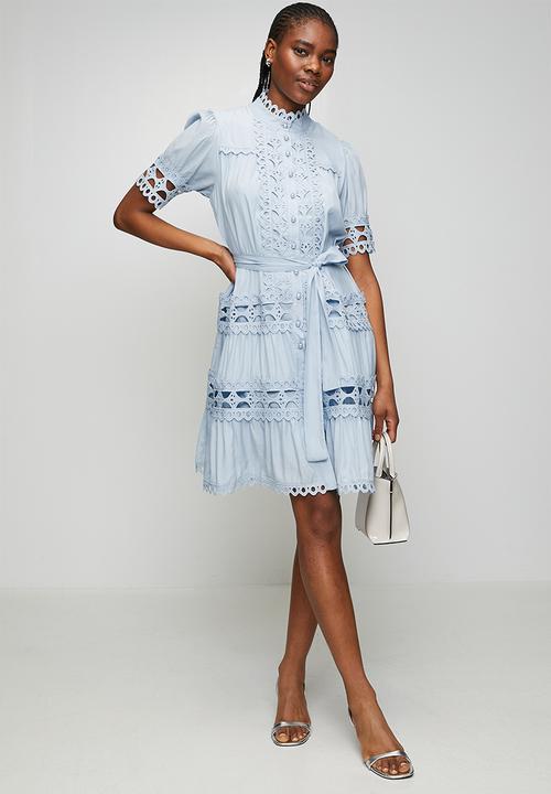 Stella Morgan - Half Sleeve Button Through Midi Dress With Lace Trim Detail On Sleeve And Hem, With Tie Belt - Blue
