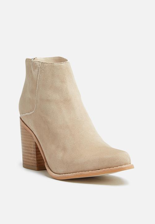 Sol Sana - Leo boot