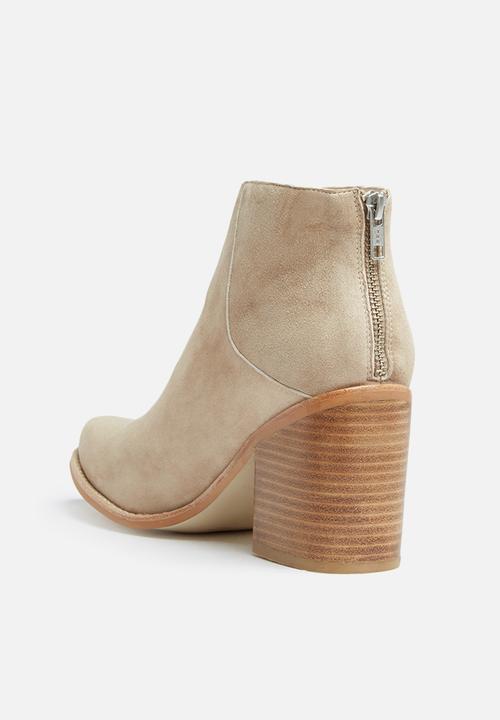 Sol Sana - Leo boot