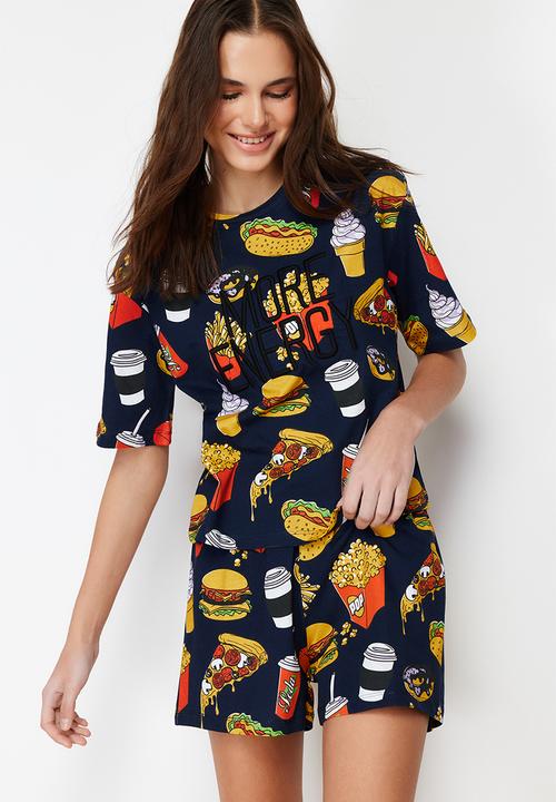 Trendyol - Cotton slogan embroidered shorts pajama set - navy blue-multicolor