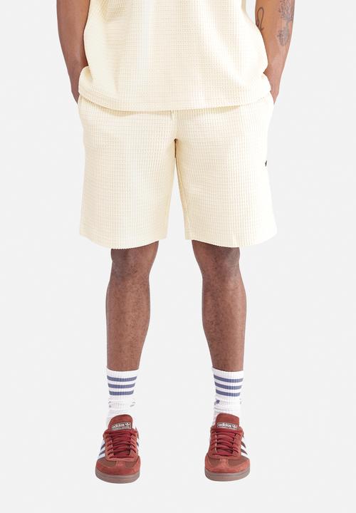 adidas Originals - Ess waffle short - warm vanilla